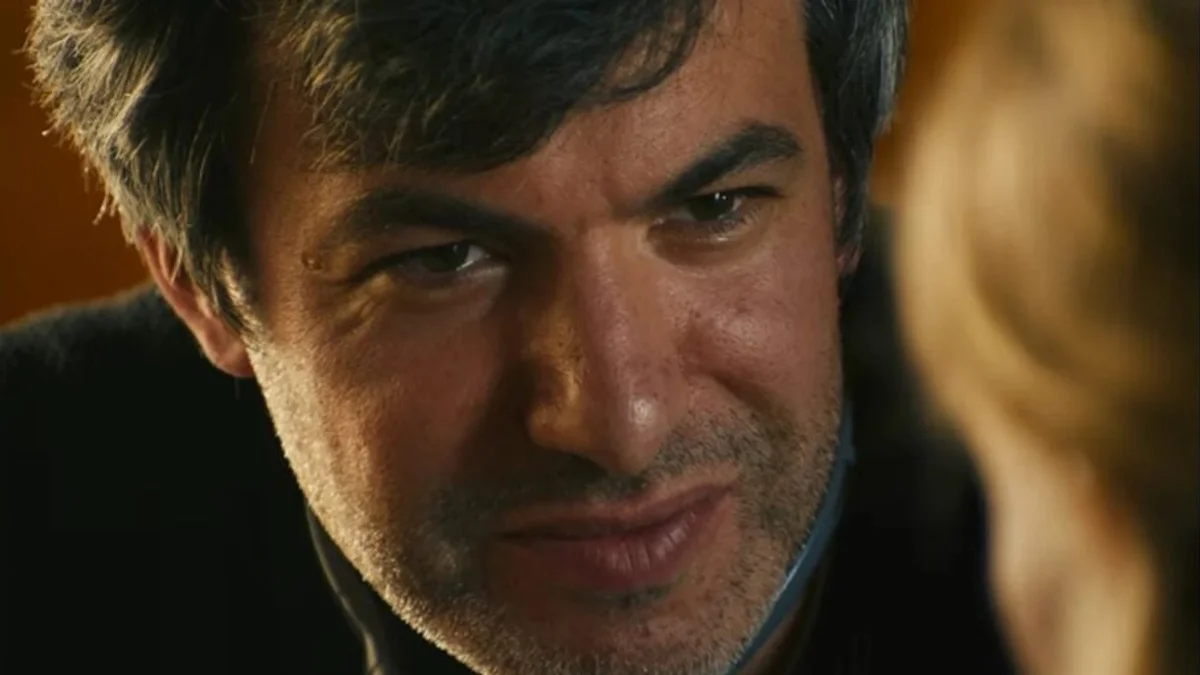 Nathan Fielder pouvait jeter son documentaire sur Elizabeth Holmes à la poubelle : A24 avait accepté