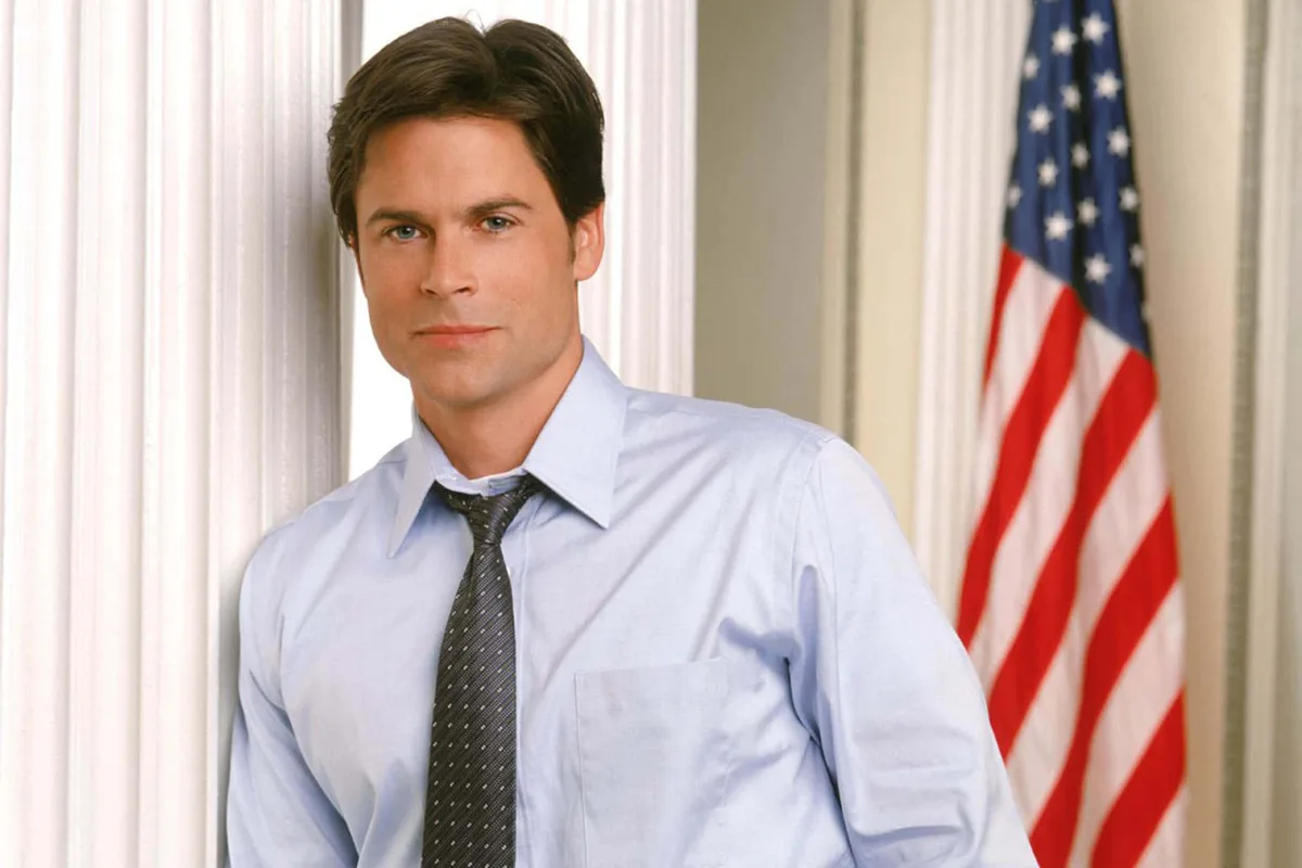 Rob Lowe dans le rôle de Sam Seaborn, conseiller à la communication de la Maison-Blanche dans The West Wing