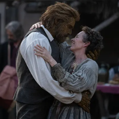 Wicker : Alexander Skarsgård devient un mari en osier, et Olivia Colman défend cette étrange histoire d'amour