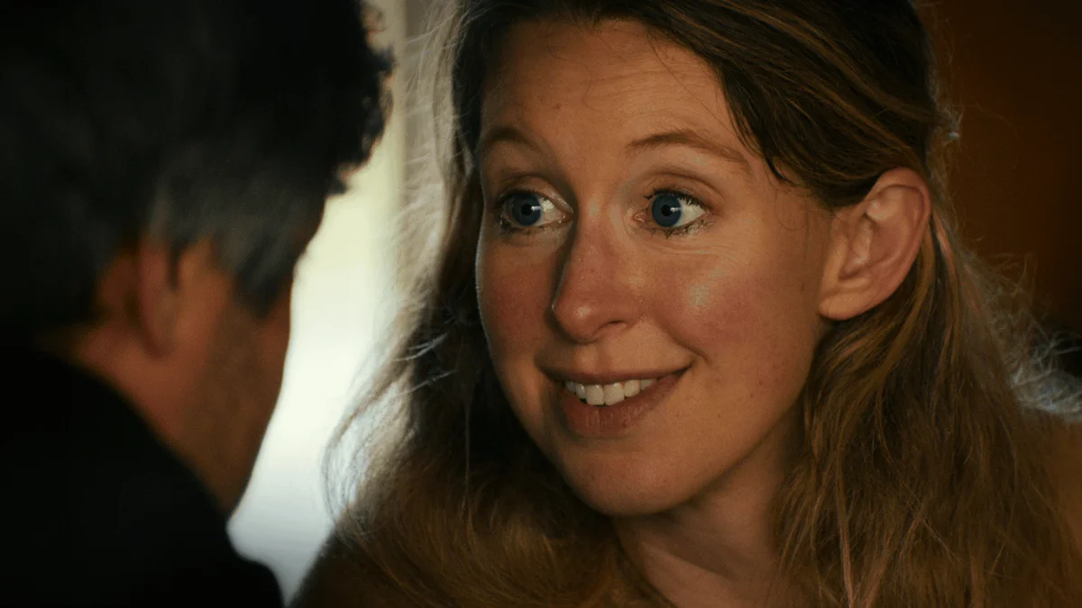 You Can See Everything : le documentaire sur Elizabeth Holmes devient un phénomène au box-office américain